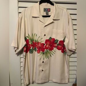 Hilo Hattie Hawaiian Shirt Mens XL Silk Tropical Floral Aloha Button Up Vacation